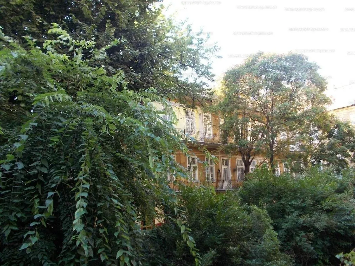 Budapest Citygarden 0*,